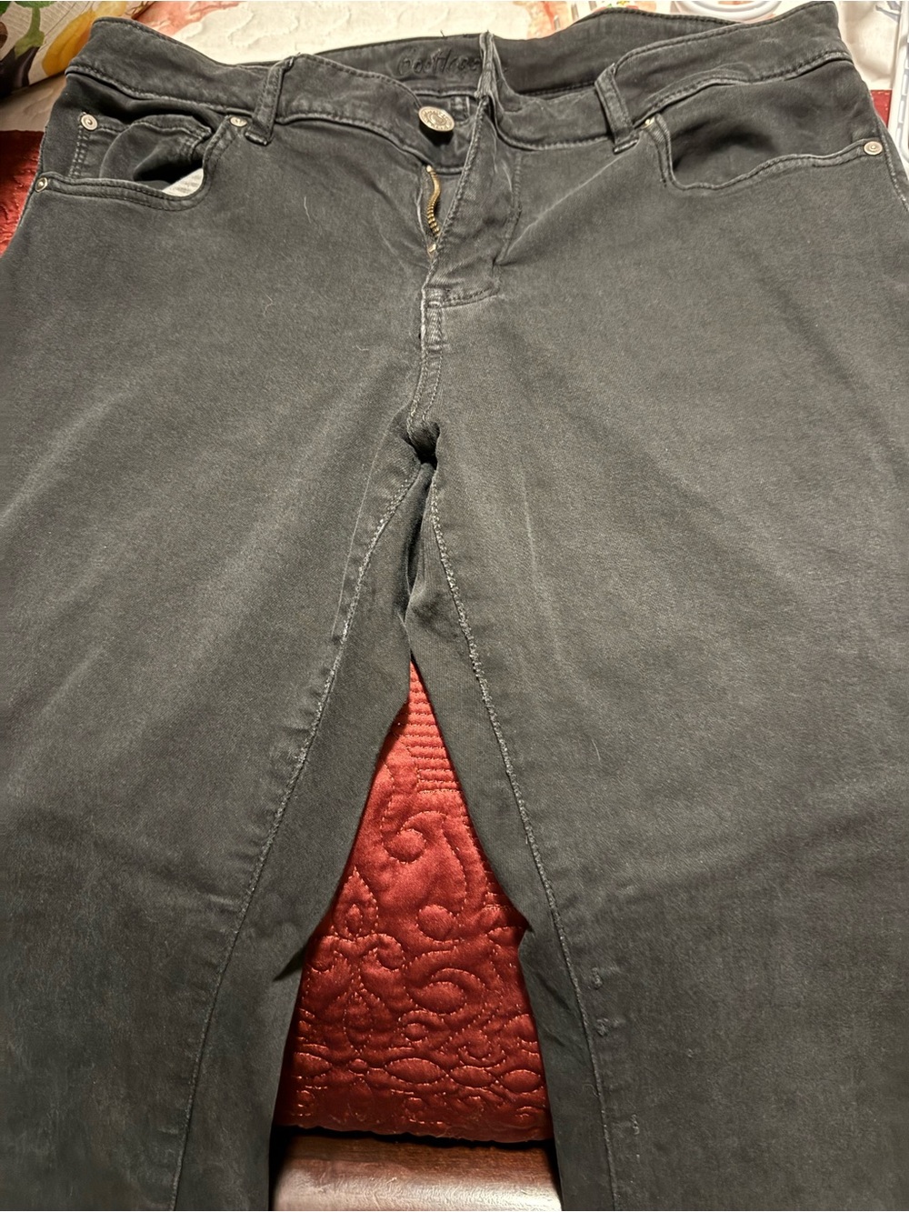 Women’s Slim Straight Jeans in Washed Black